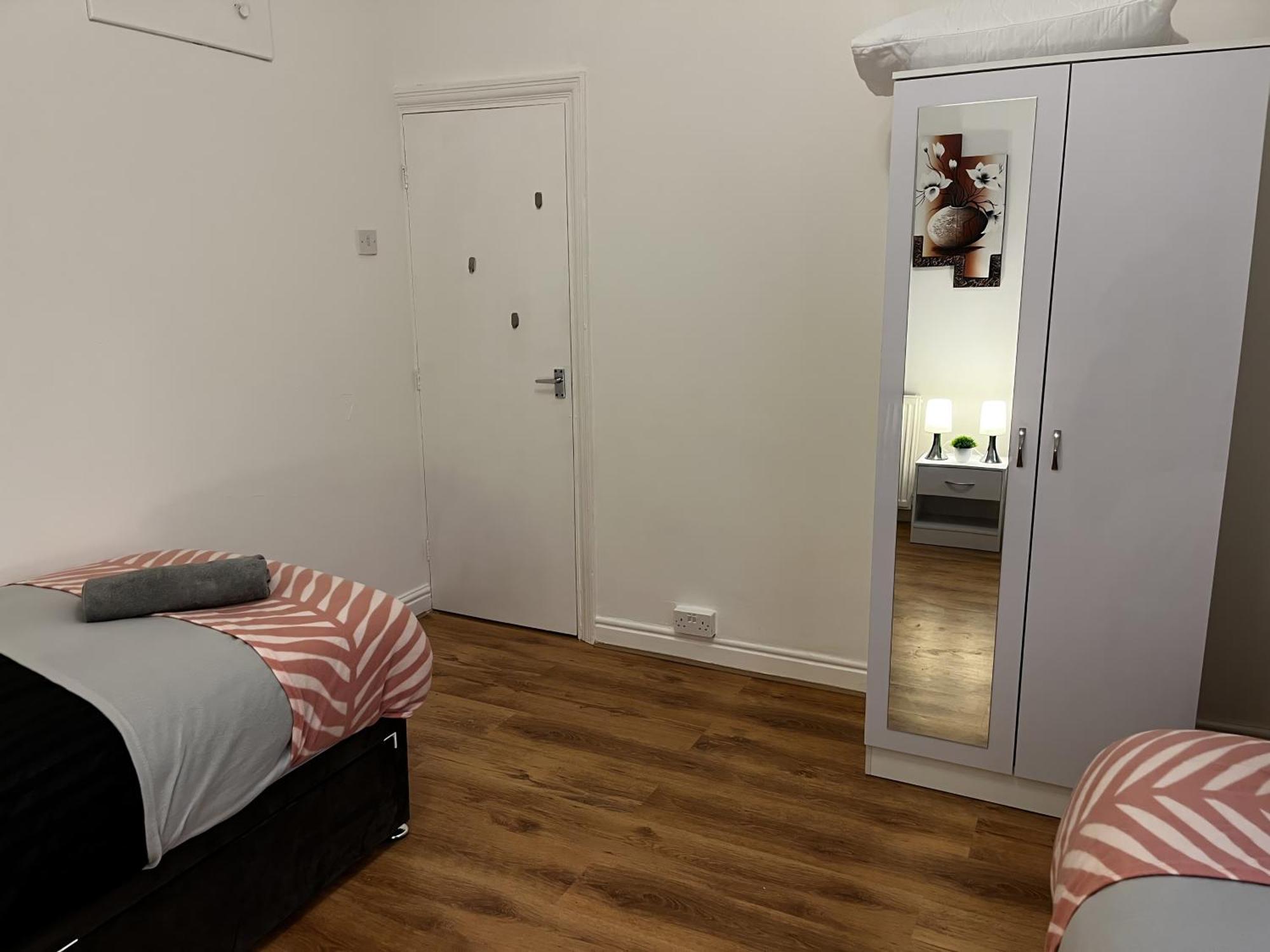 Angel House Villa Манчестър Екстериор снимка